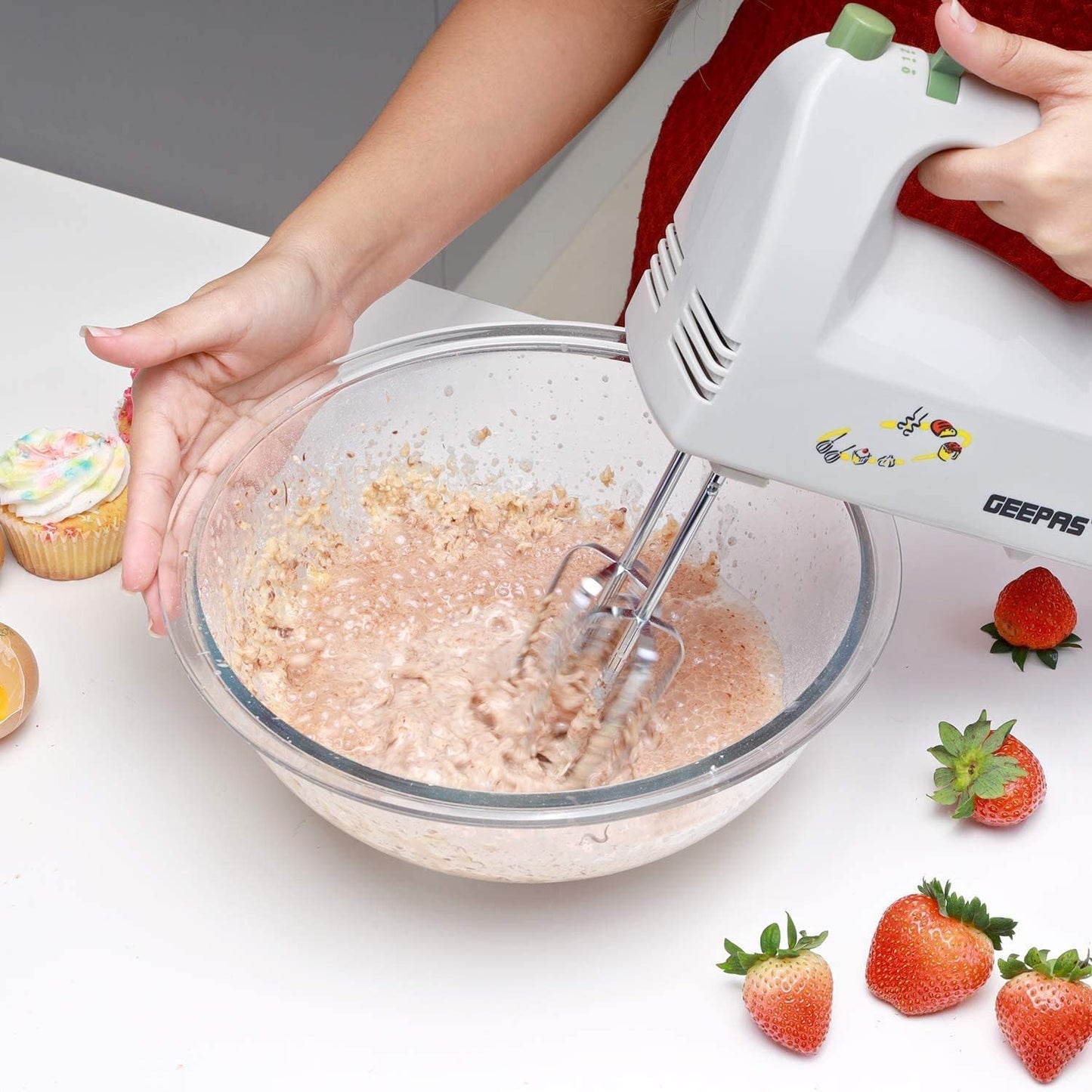 Geepas GHM2001 160W Hand Mixer - Professional Electric Handheld Mixer for Baking - 5 Speed Function, Includes Stainless Steel Beaters & Dough Hooks, Eject Button