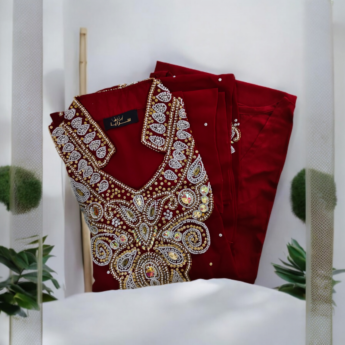 Saraya | Al Maha Maroon Jalabiya & Gift