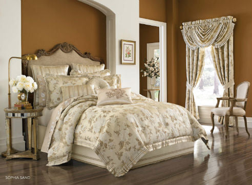 J.Queen New York - Sophia Sand - King Comforter Set